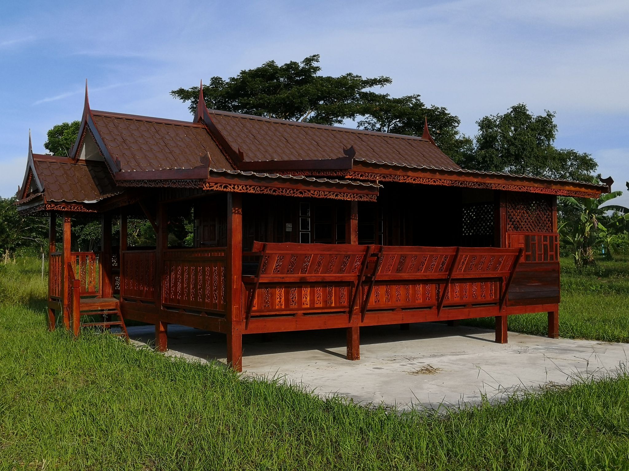 Wood Bungalow with large terrace (11)